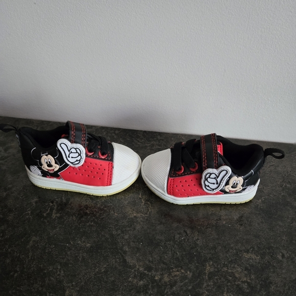 Disney Mickey Mouse Baby Red and Black Shoes - Picture 7 of 13
